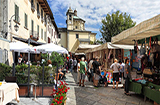 Sonntagsmarkt in Cannobio